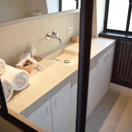 Artist Loft Apartment Paris